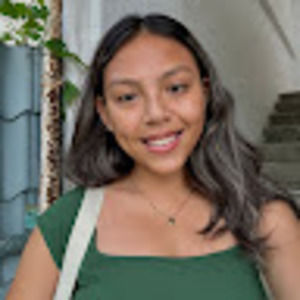 Meet your Posher, Adriana